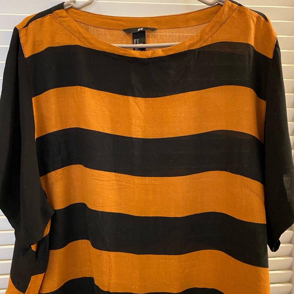 Stripped semi cropped shirt